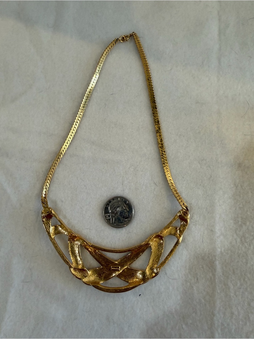 Vintage Trifari Gold-Tone Interlocking Ribbon Link Statement Necklace - Picture 5 of 7